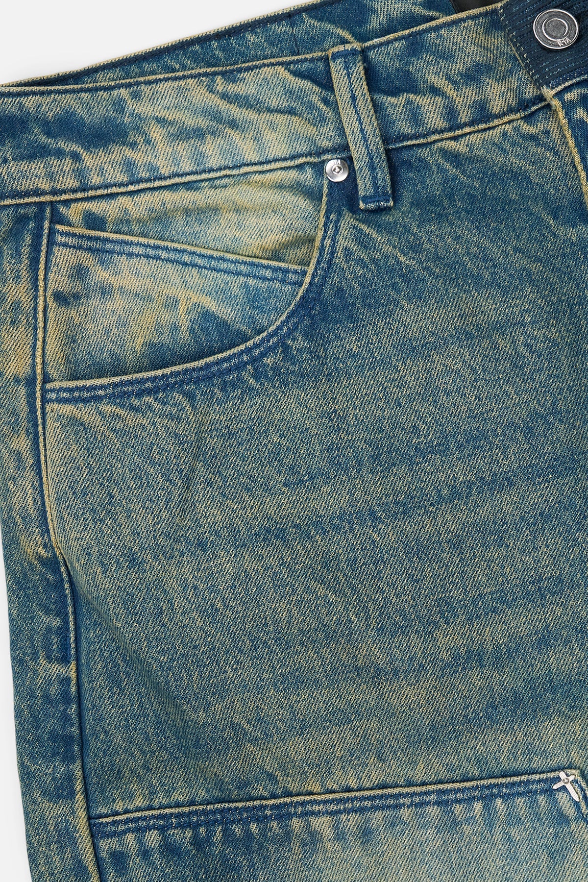 Rta Ryan | Blue Mineral