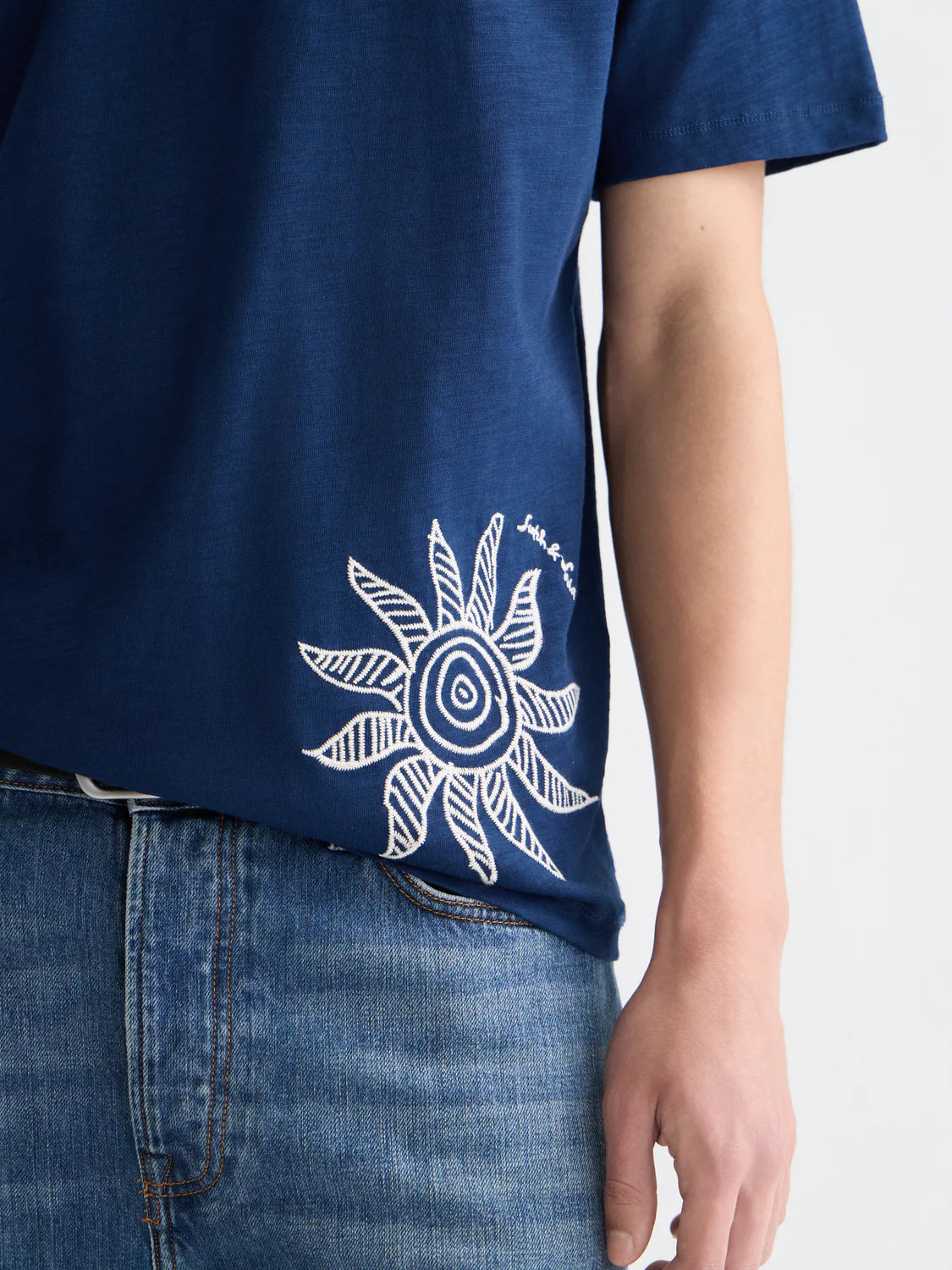 Scotch & Soda Embroidered Artwork Relaxed Fit T-shirt